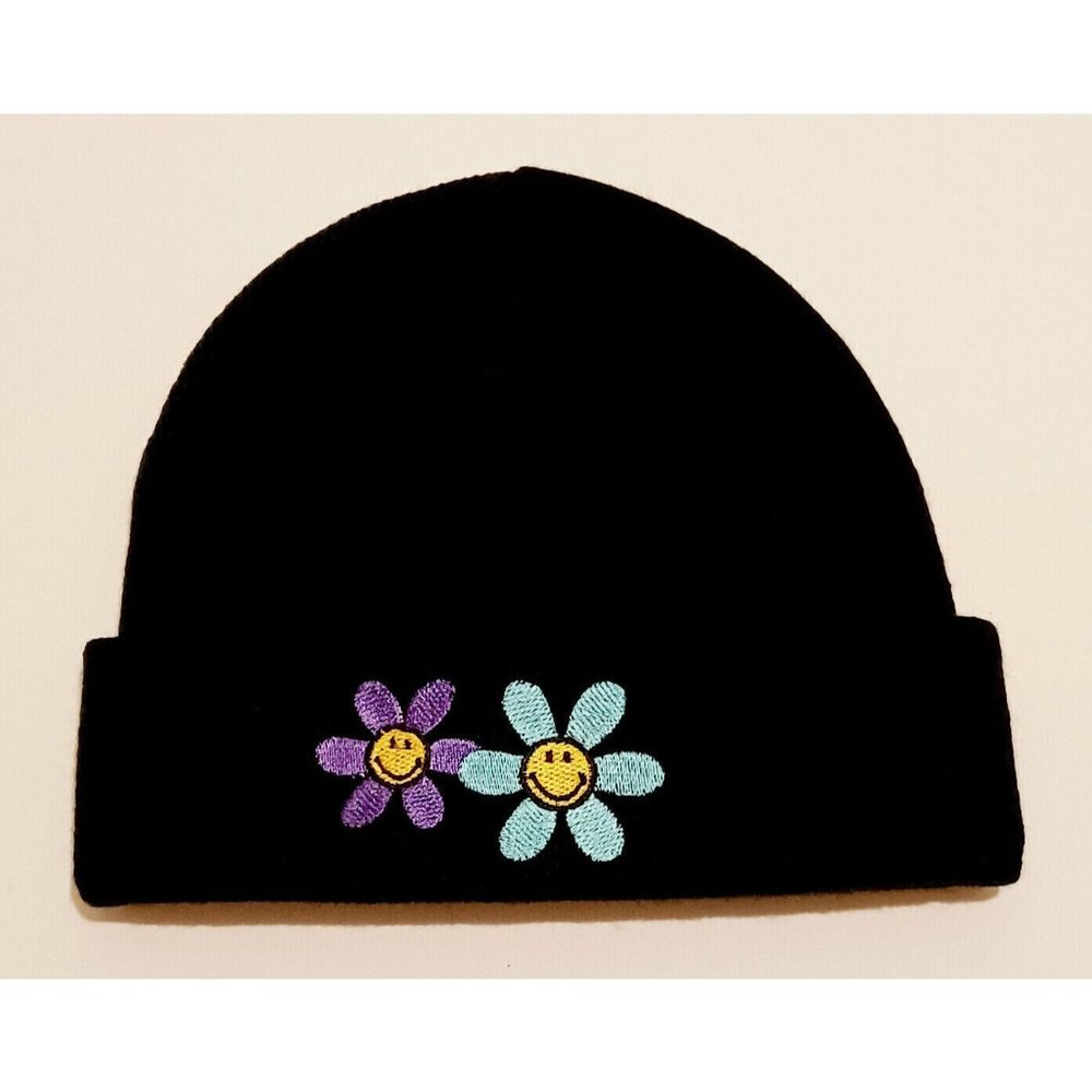 BSR By Samii Ryan Black Hazy Daisy Beanie Smiley Company Collaboration NWOT